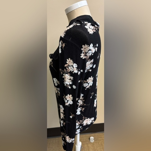 Peek-a-boo long sleeve feminine black floral top women's size Medium - Picture 2 of 7